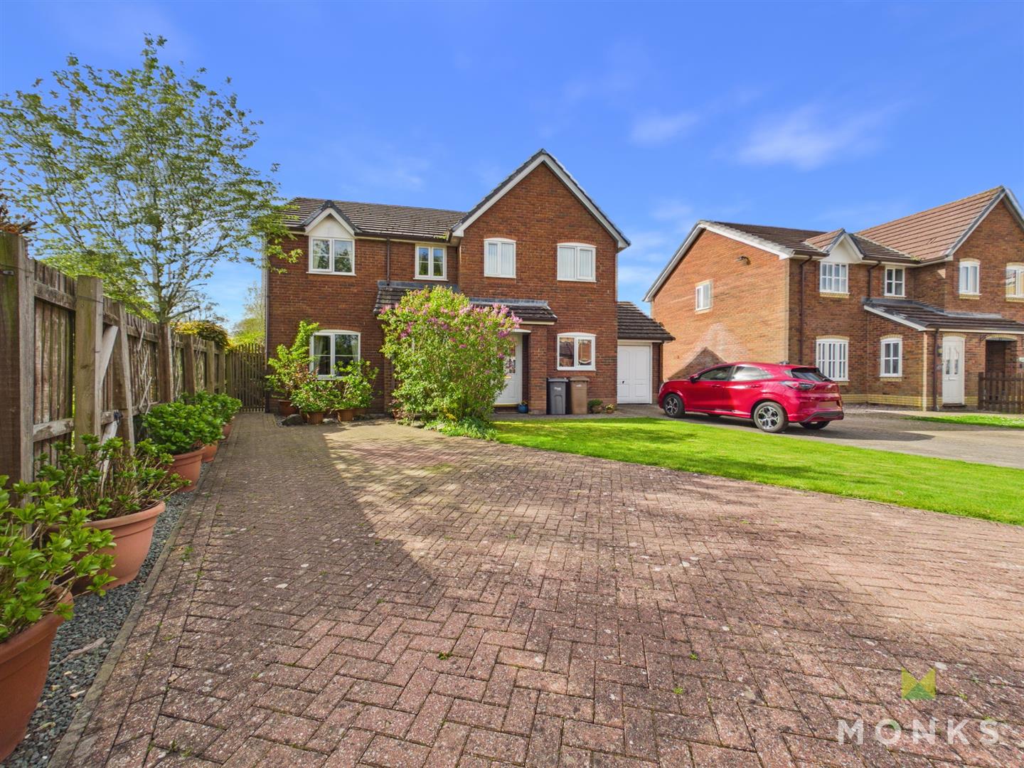 12 Border Close, Oswestry, SY11 2TT For Sale